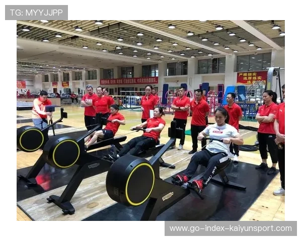 举重训练营与高校共建体能科研实验室，举重运动员体能训练与实践